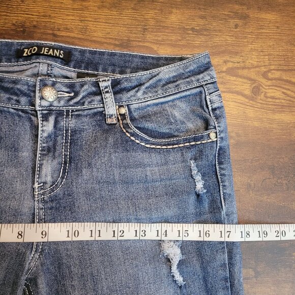 ZCO Jeans Size 11 Capri Mid Rise Embroidered Button Flap Pockets Stretch Denim - Picture 7 of 11